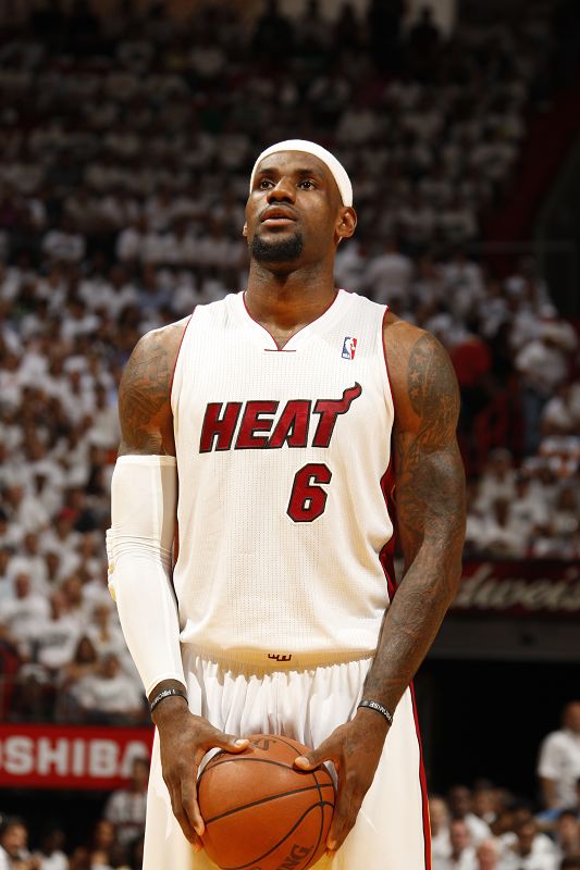 青岛西海岸与国瑞体育赞助签约，国瑞体育赞助80万元理疗产品