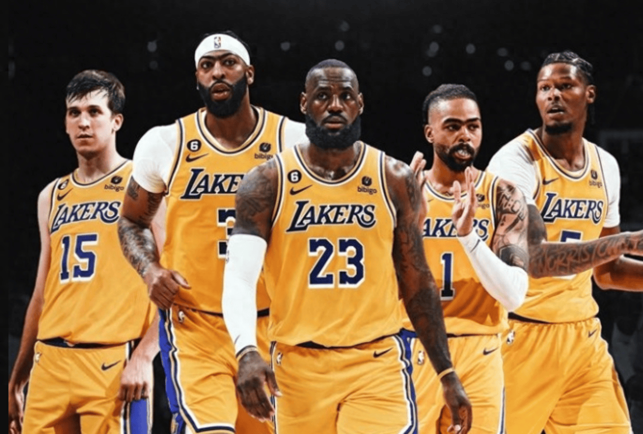 米兰1分钟进球！特奥拙劣演技假摔被罚下！总分1-2无缘欧冠16强！