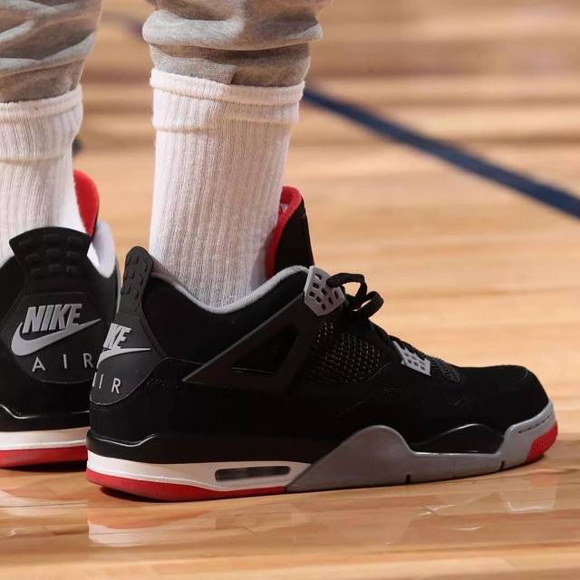 中超：山东泰山主场2-1逆转武汉三镇