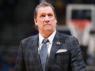 火箭再遭逆转，阿门豪取31+13却难挽败局，杜兰特成球队重压焦点