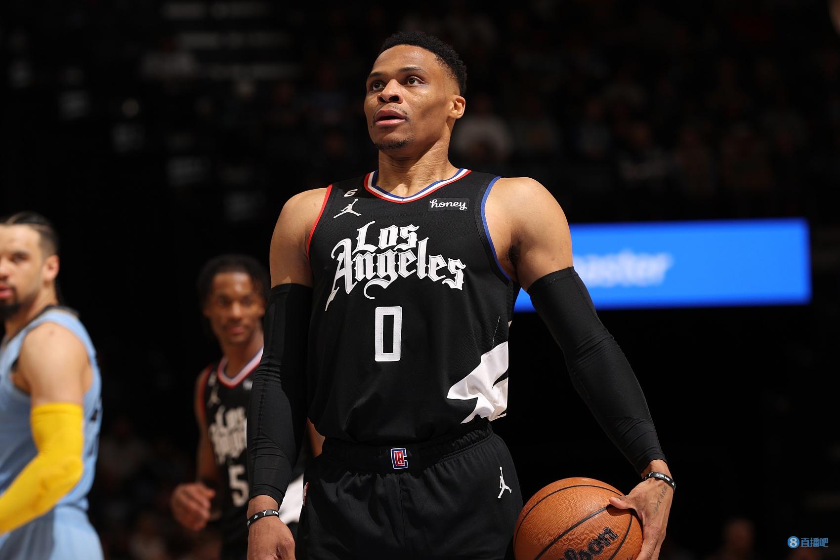 教练组考察多位置轮换