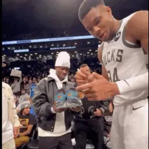 险胜！杜兰特39+7创纪录，兰德尔39+4探花爆发，申京25+14犯两错