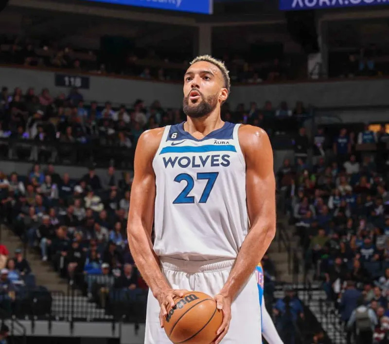 一剑封喉！高诗岩三分杀死比赛 全场仅这一次出手&贡献5分8助